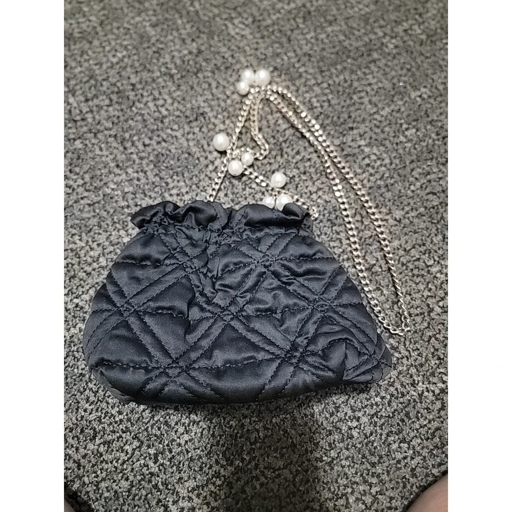 The Unbranded Brand product black